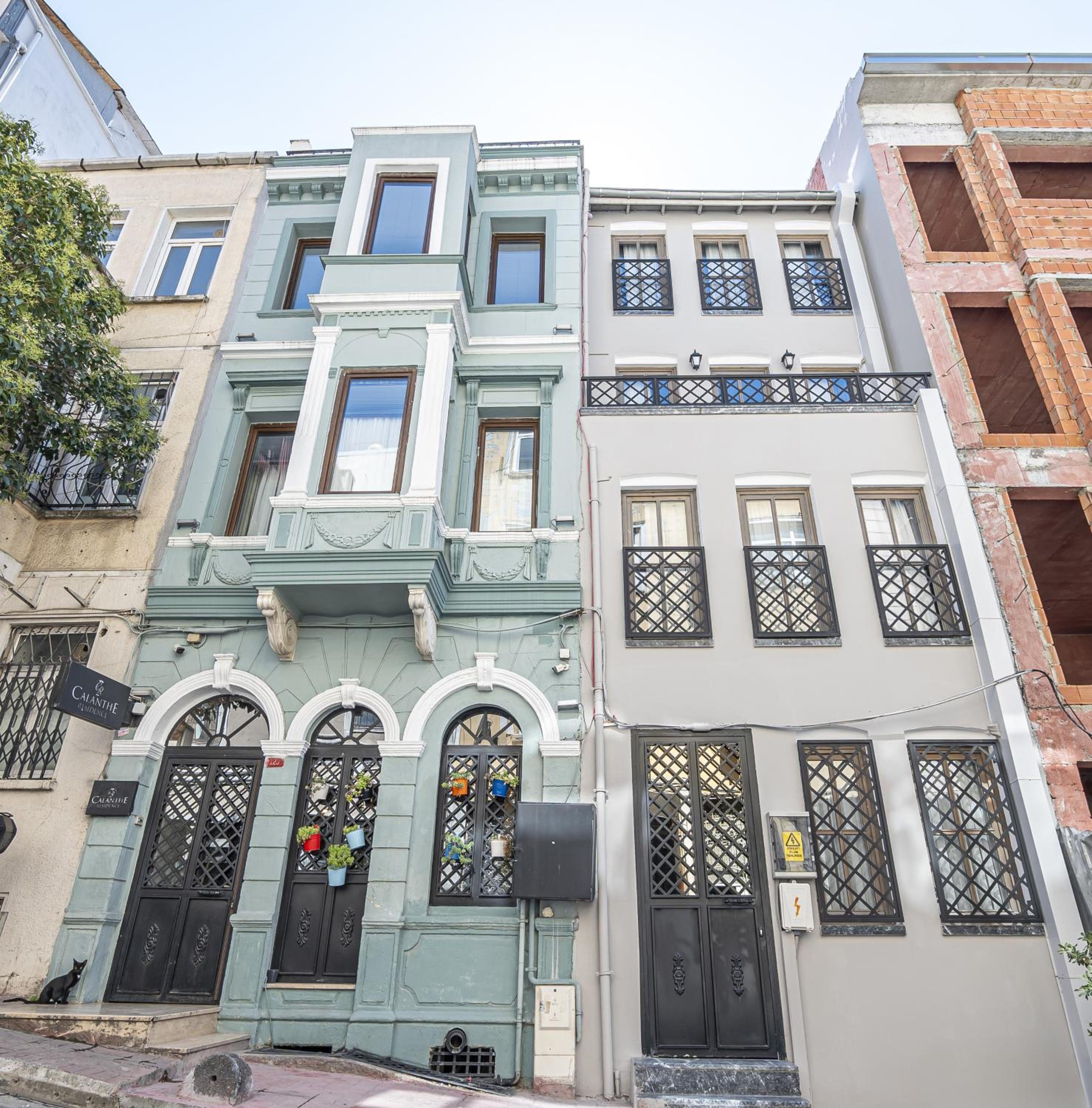 Calanthe Residence - Image 36