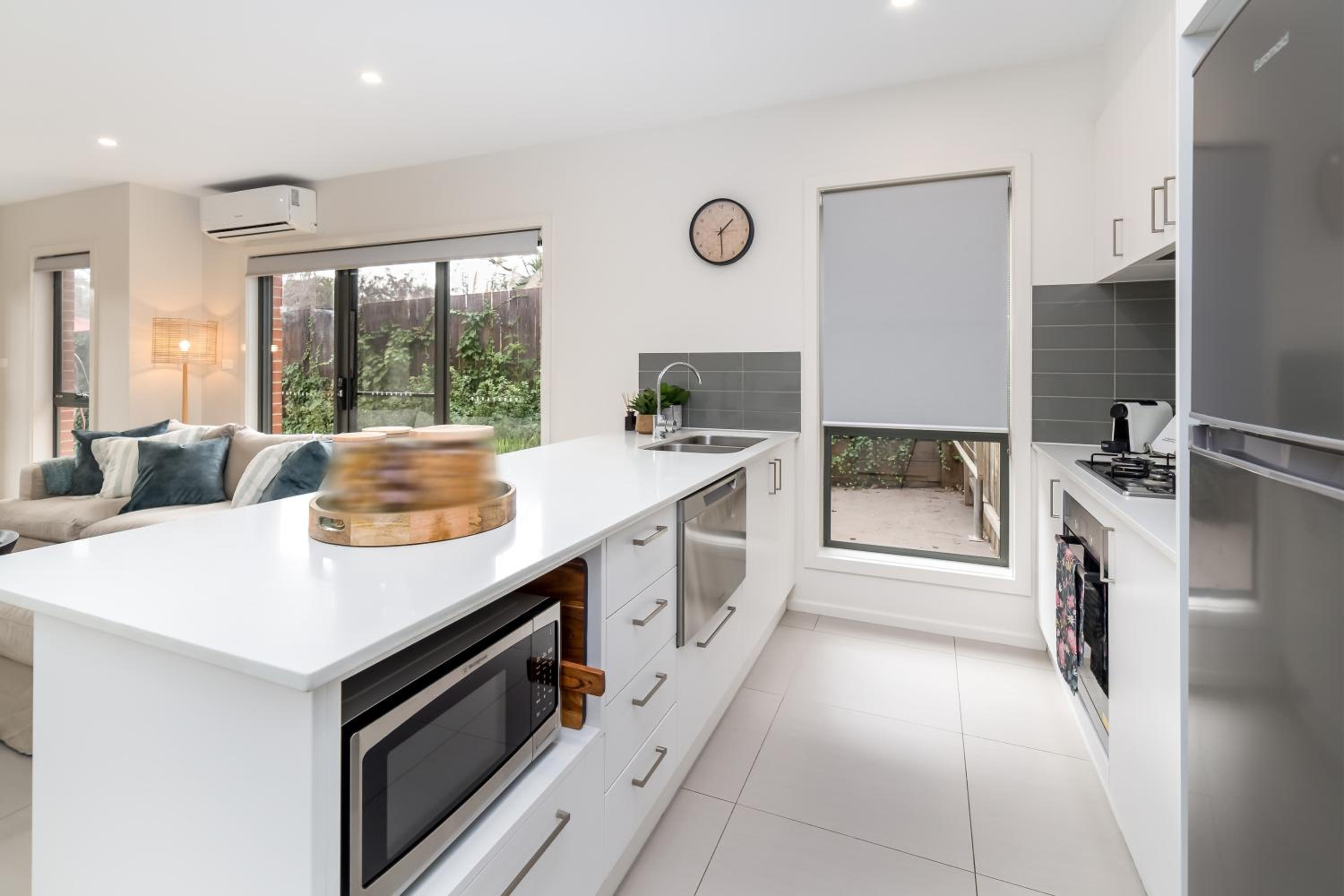 2BR 2bath townhouse in Garran