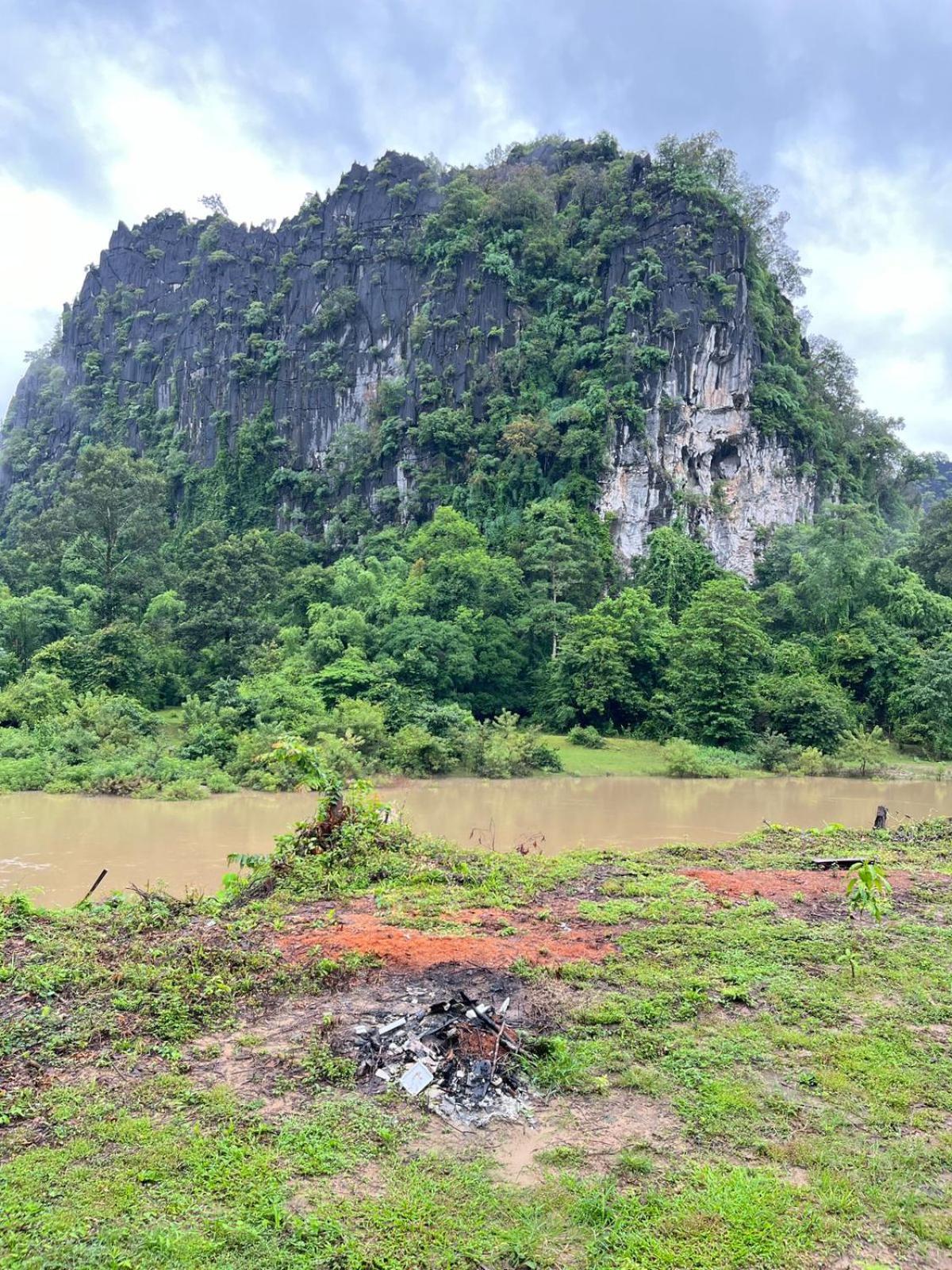 Konglor Cave Resort-Riverside Restaurant