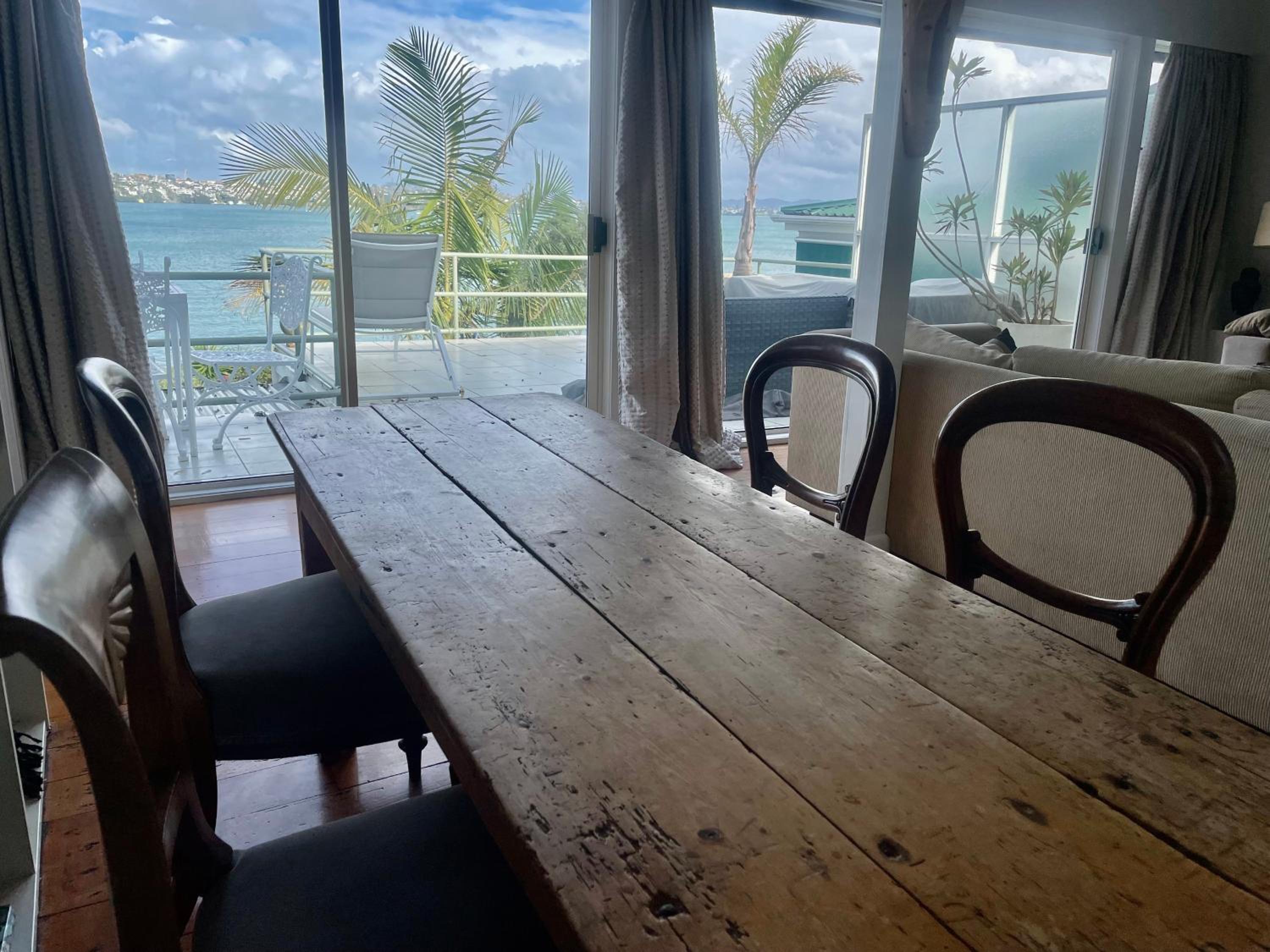 Arohanui Waterfront Villa photo 2