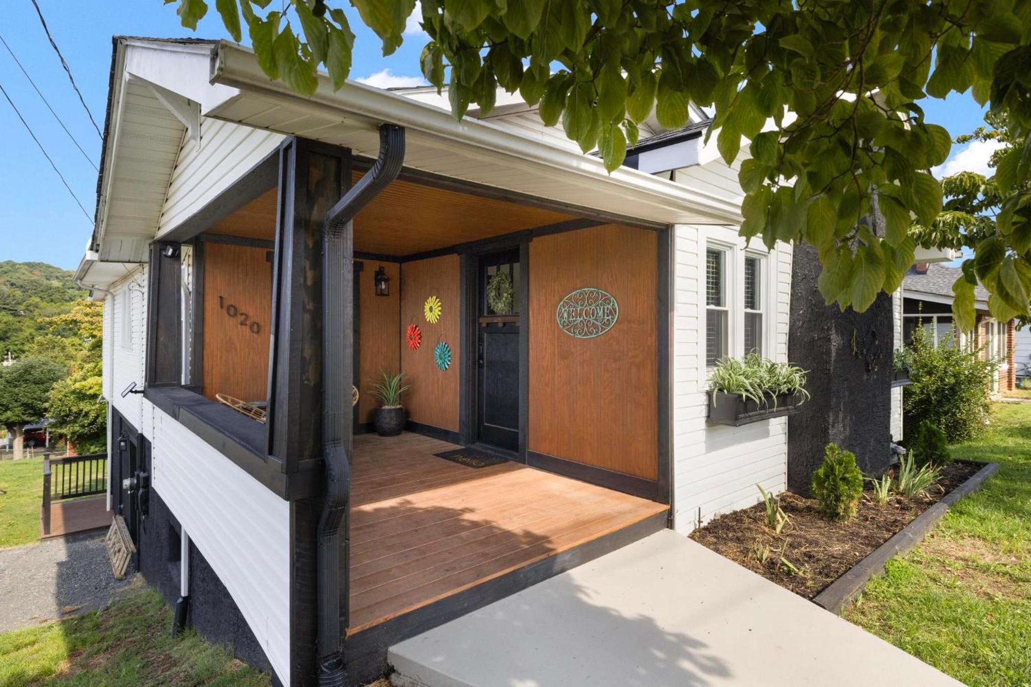 Walk to State Street - Remodeled Home view 3