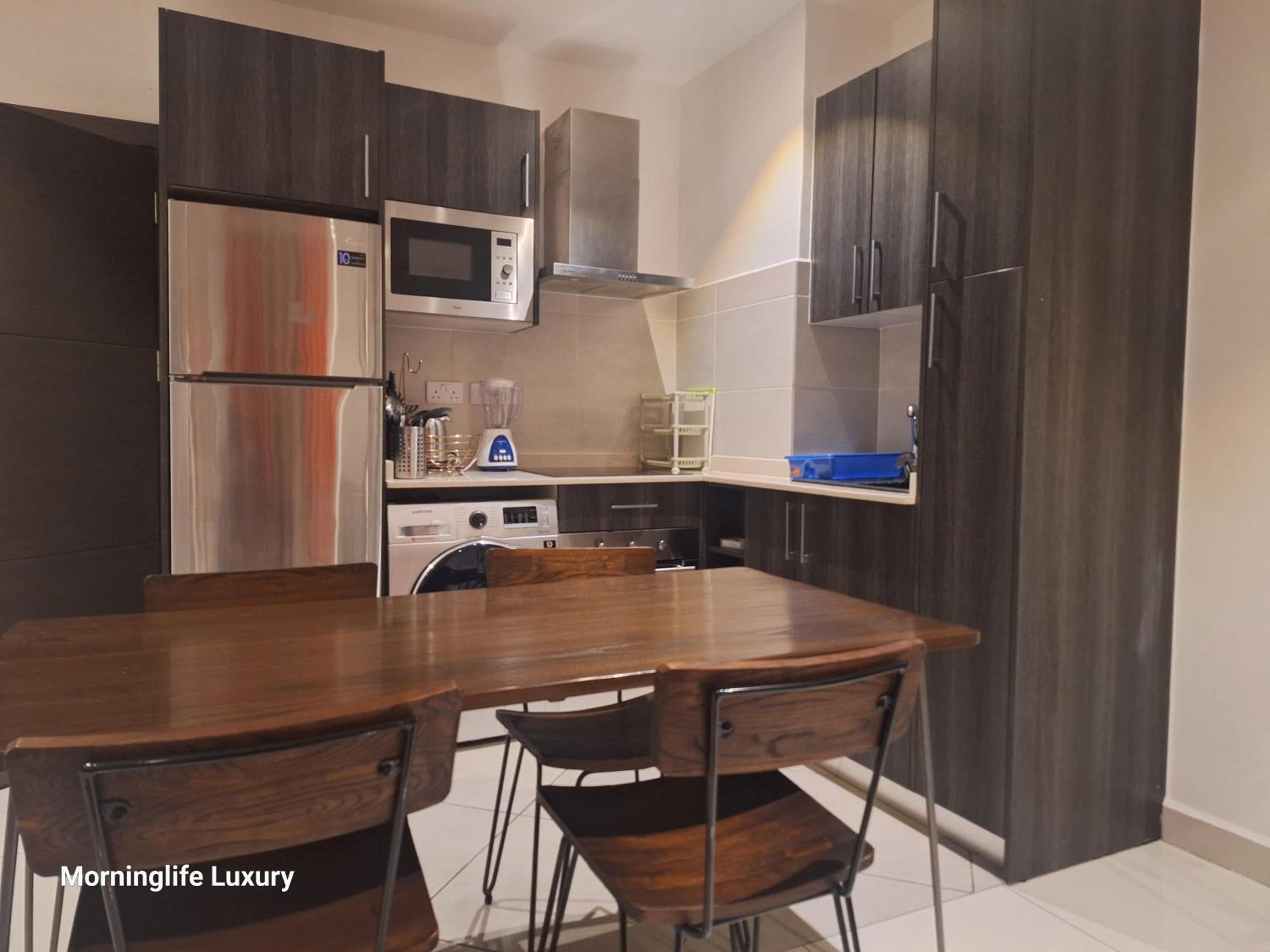 Embassy Gardens Luxury Suites view 5