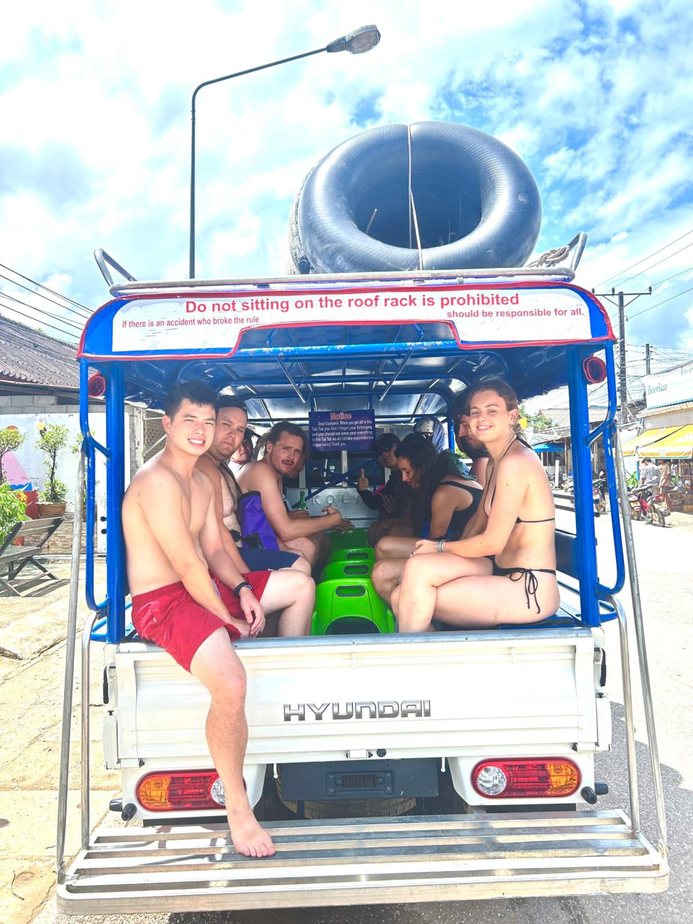 Vangvieng Rock Backpacker Rooftop Hostel