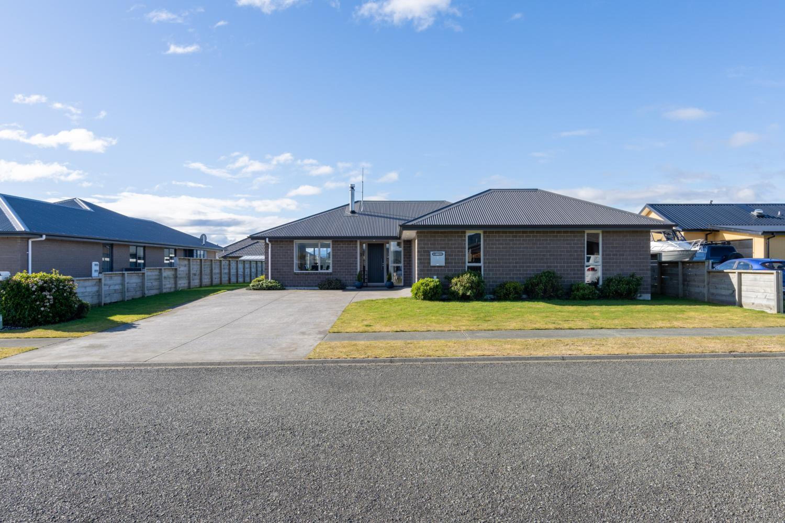 Cozy Haven - Te Anau Holiday Home view 4