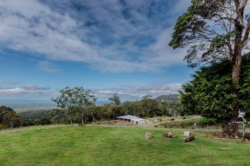 Acreage property, pet friendly, outdoor campfire