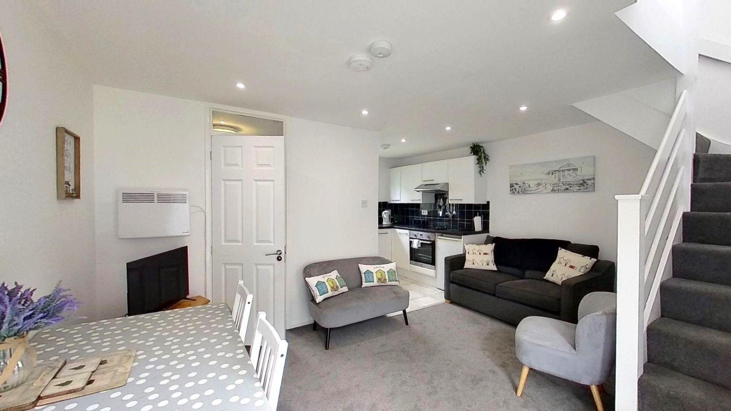 Sunny Coastal Stay Near Hayle & St Ives view 4