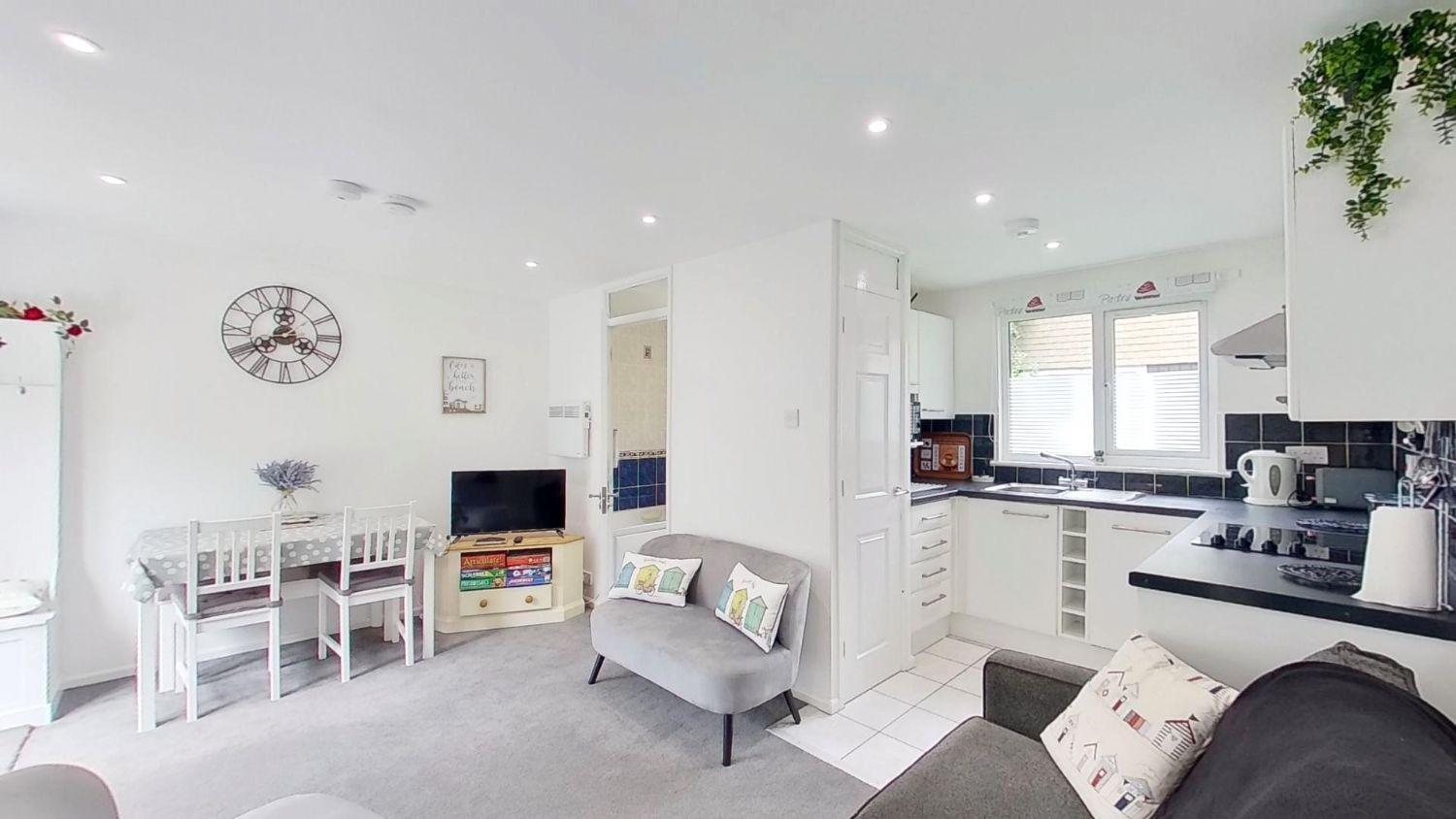 Sunny Coastal Stay Near Hayle & St Ives view 5
