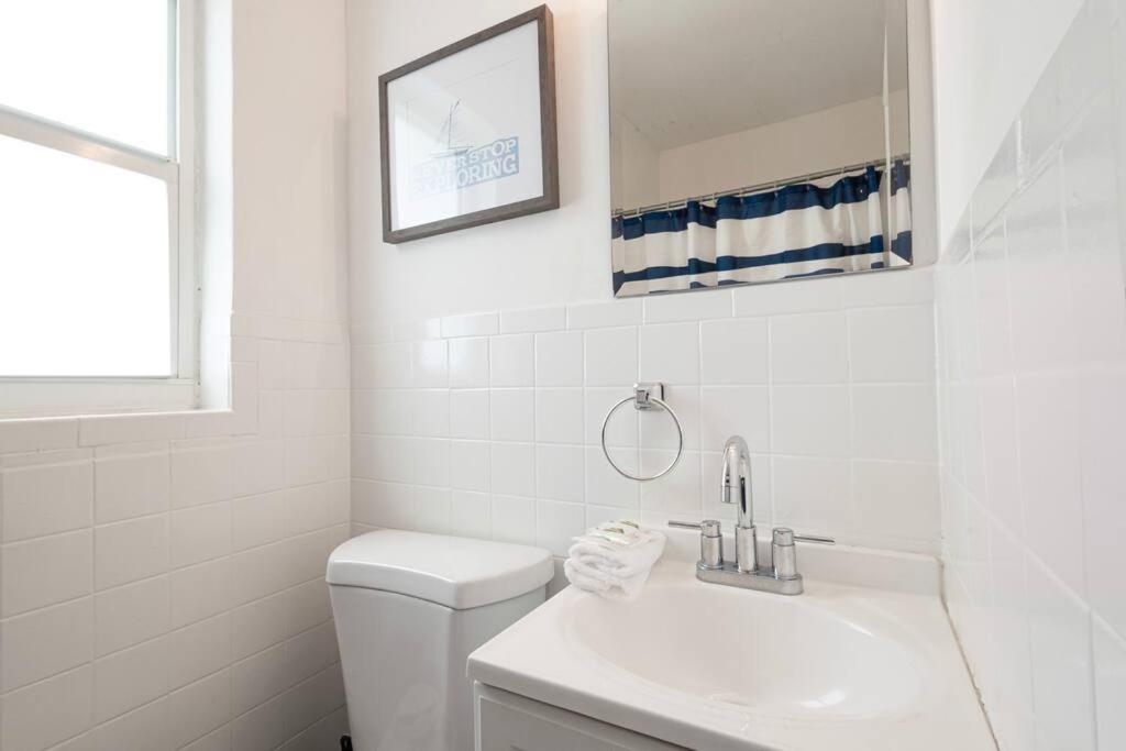 B06 5 min from beach studio Midtown