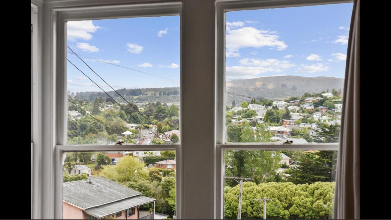 Dunedin delight - sunny, stylish villa view 2