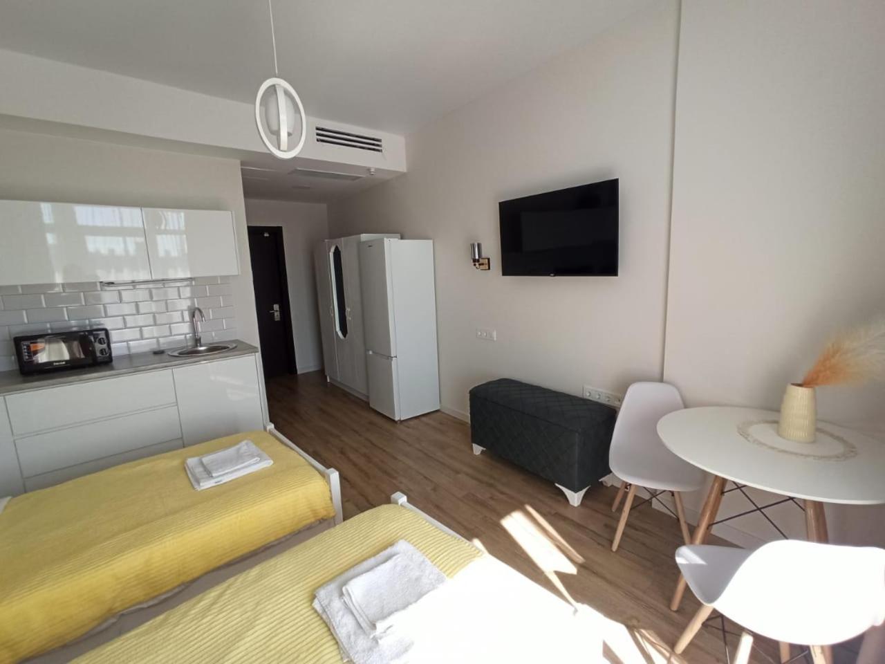 Sea View Apartment with Double Bed and swimming Pool