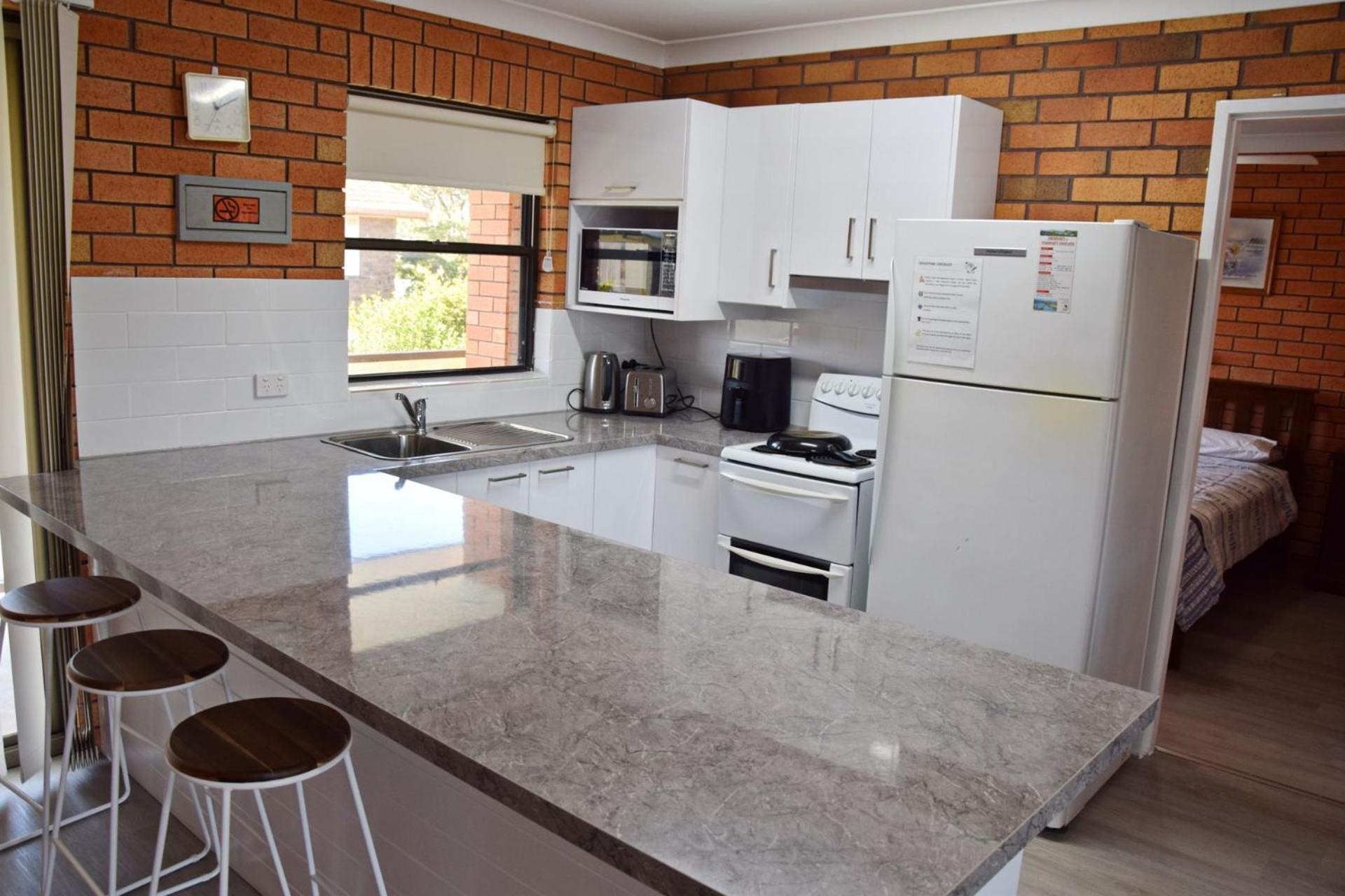 Cameo Court Unit 7 - Bring your own linen view 5