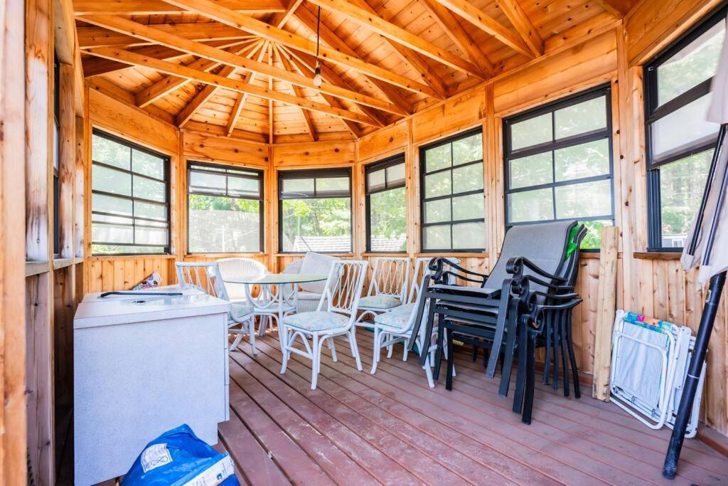 Lake Muskoka Cottage one thousand and one night
