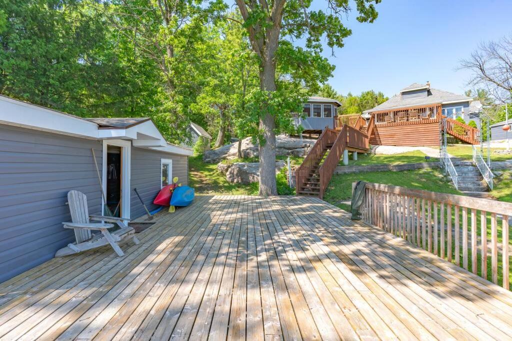 Lake Muskoka Cottage one thousand and one night