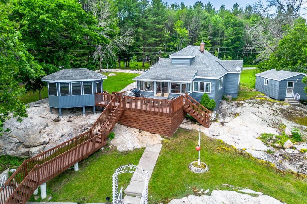 Lake Muskoka Cottage one thousand and one night
