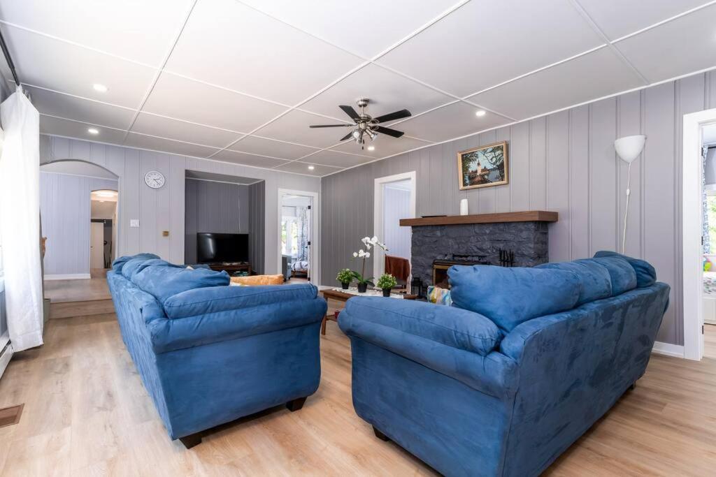 Lake Muskoka Cottage one thousand and one night