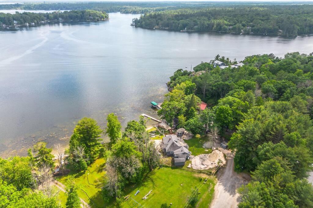 Lake Muskoka Cottage one thousand and one night