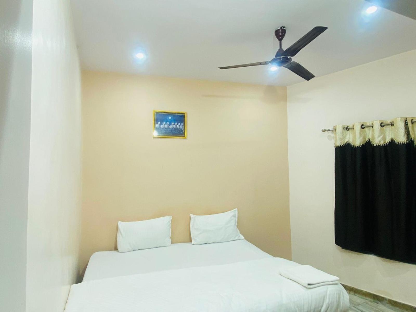Luv Kush Baba Guest House view 4