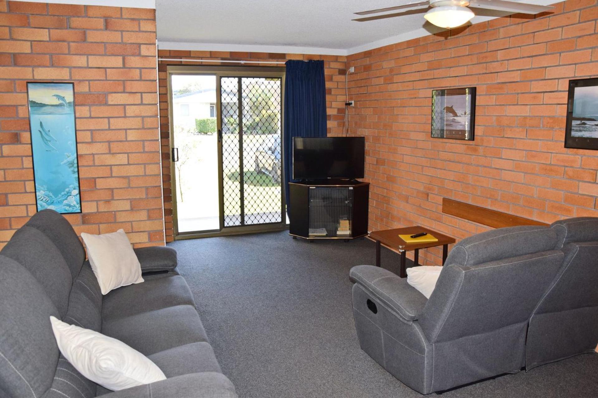 Cameo Court 2 - Bring your own linen view 5