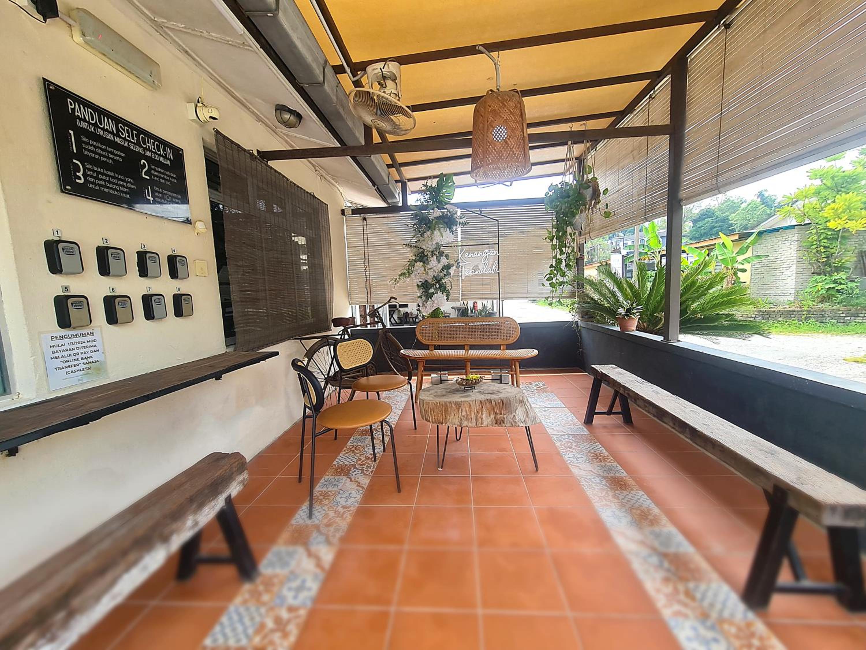 Triple Room with Pool in Bangi photo 6