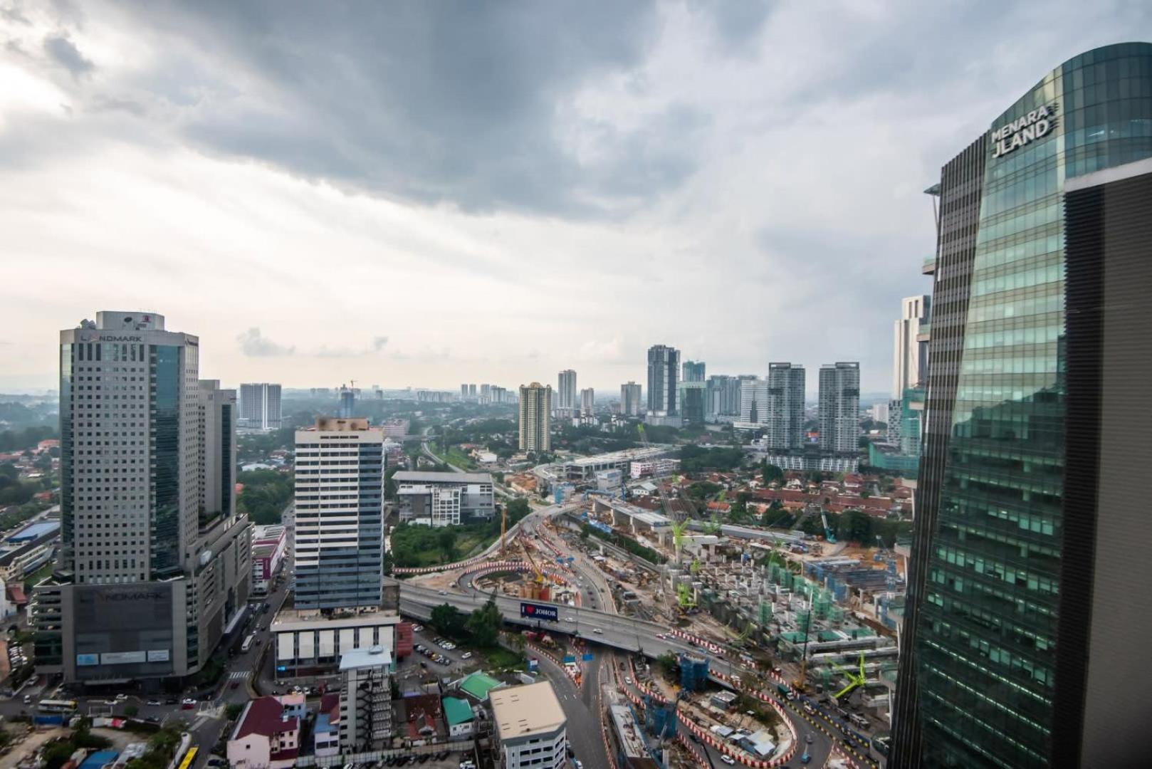 High Floor Suasana Suites 5 in JB City with WiFi