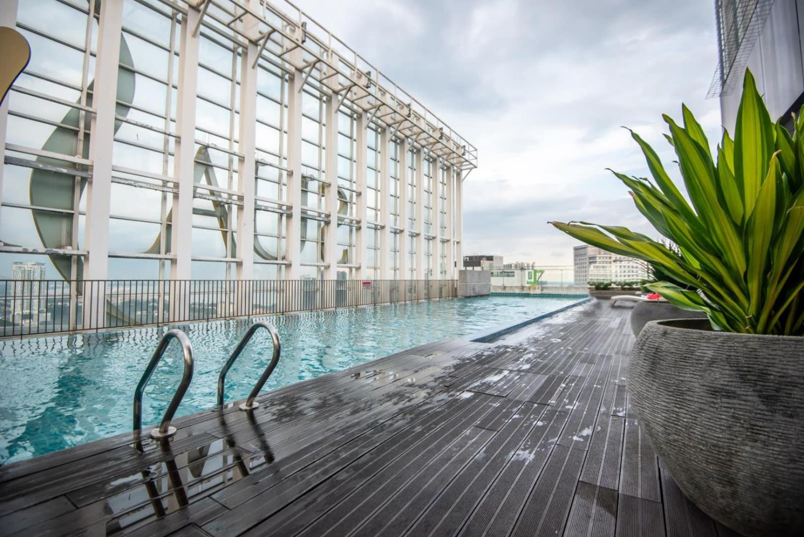 High Floor Suasana Suites 5 in JB City with WiFi