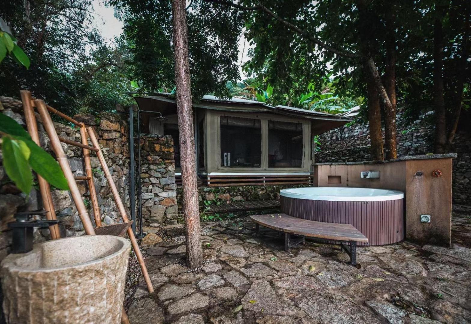 Vinetree Honghegu Tented Resort
