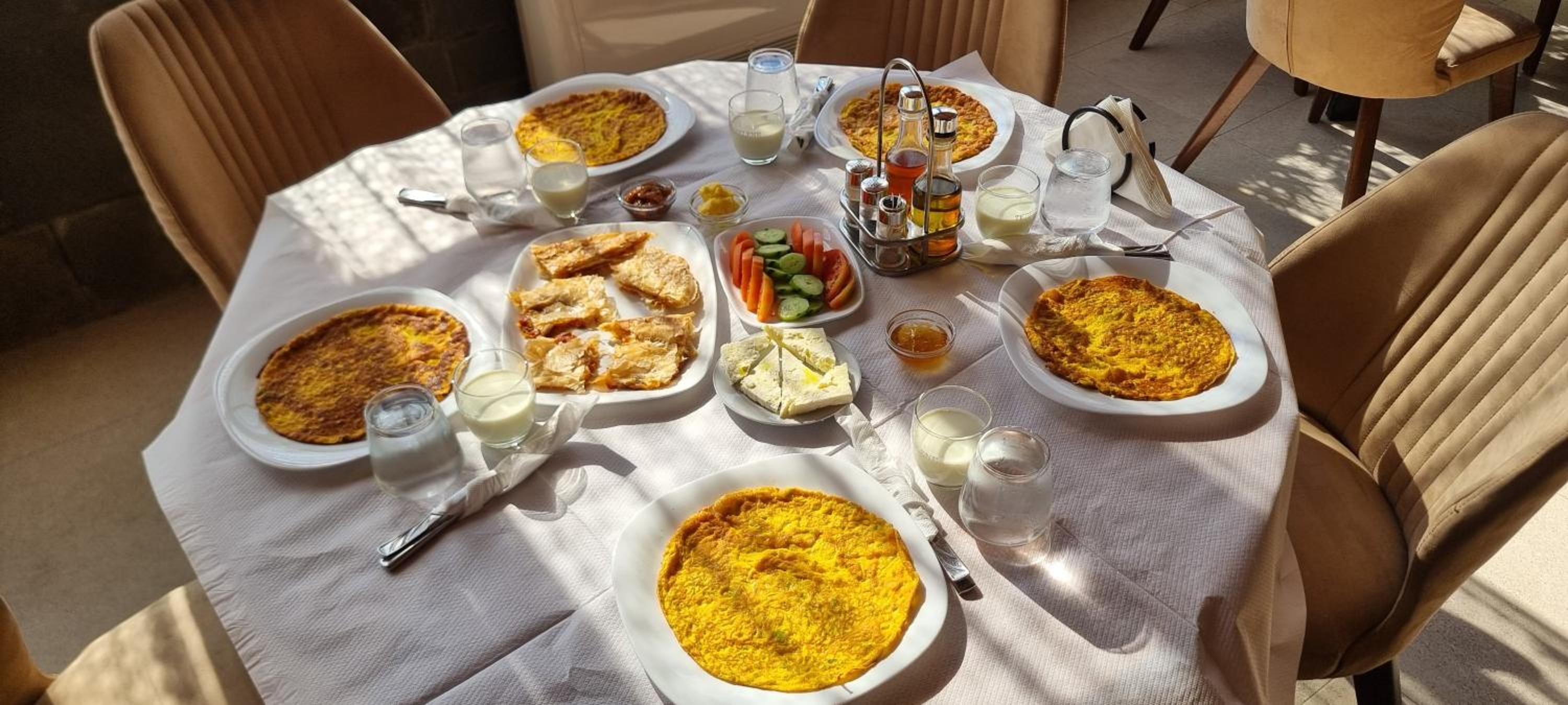 Salillari Guest house & Restaurant