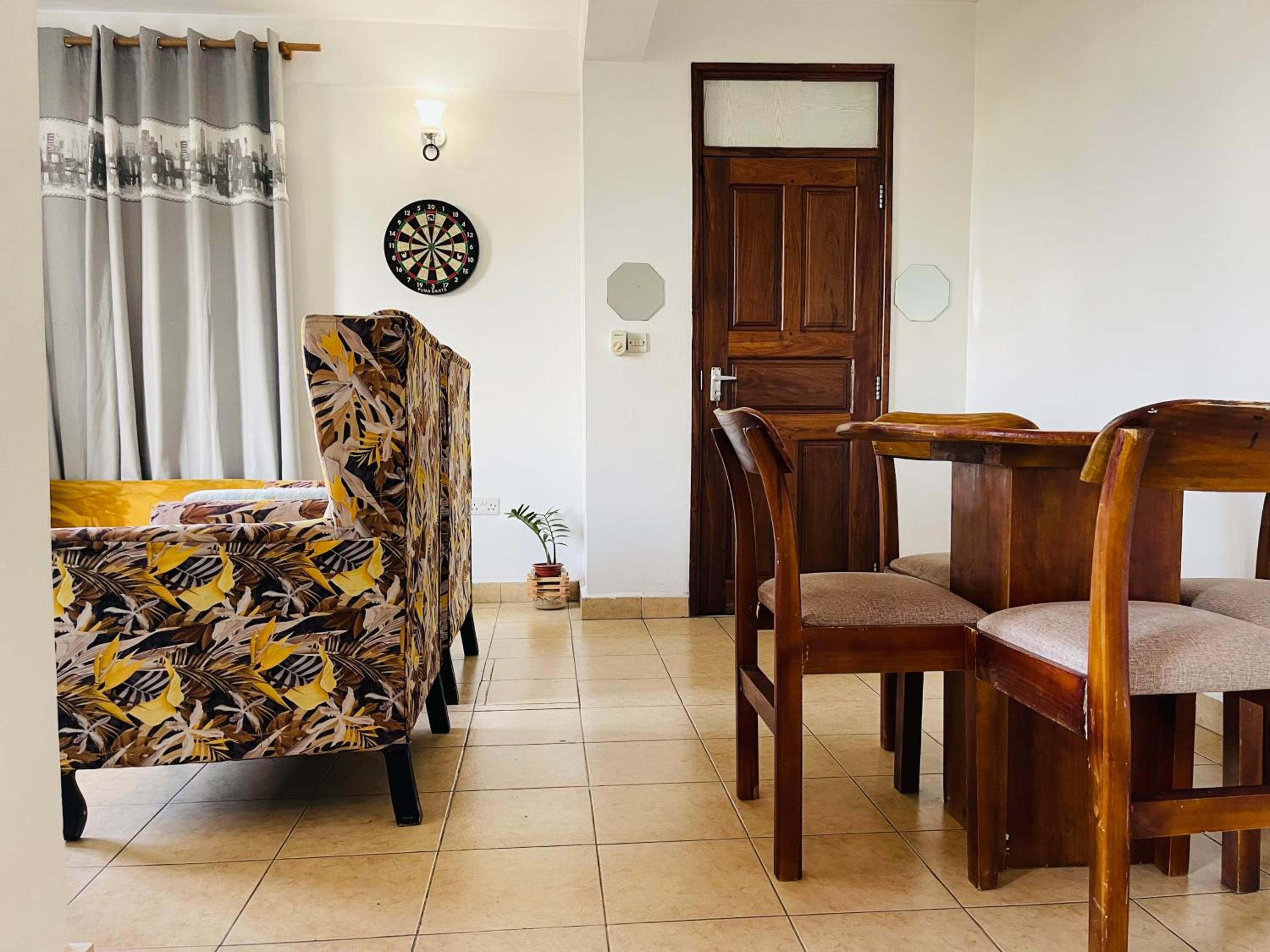 A ROOM IN A FULL EQUIPPED APARTMENT view 4
