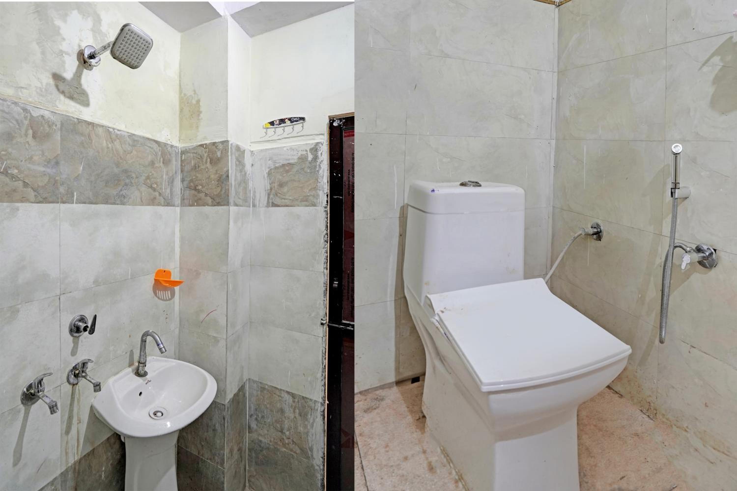 Hotel O Decent Guest House