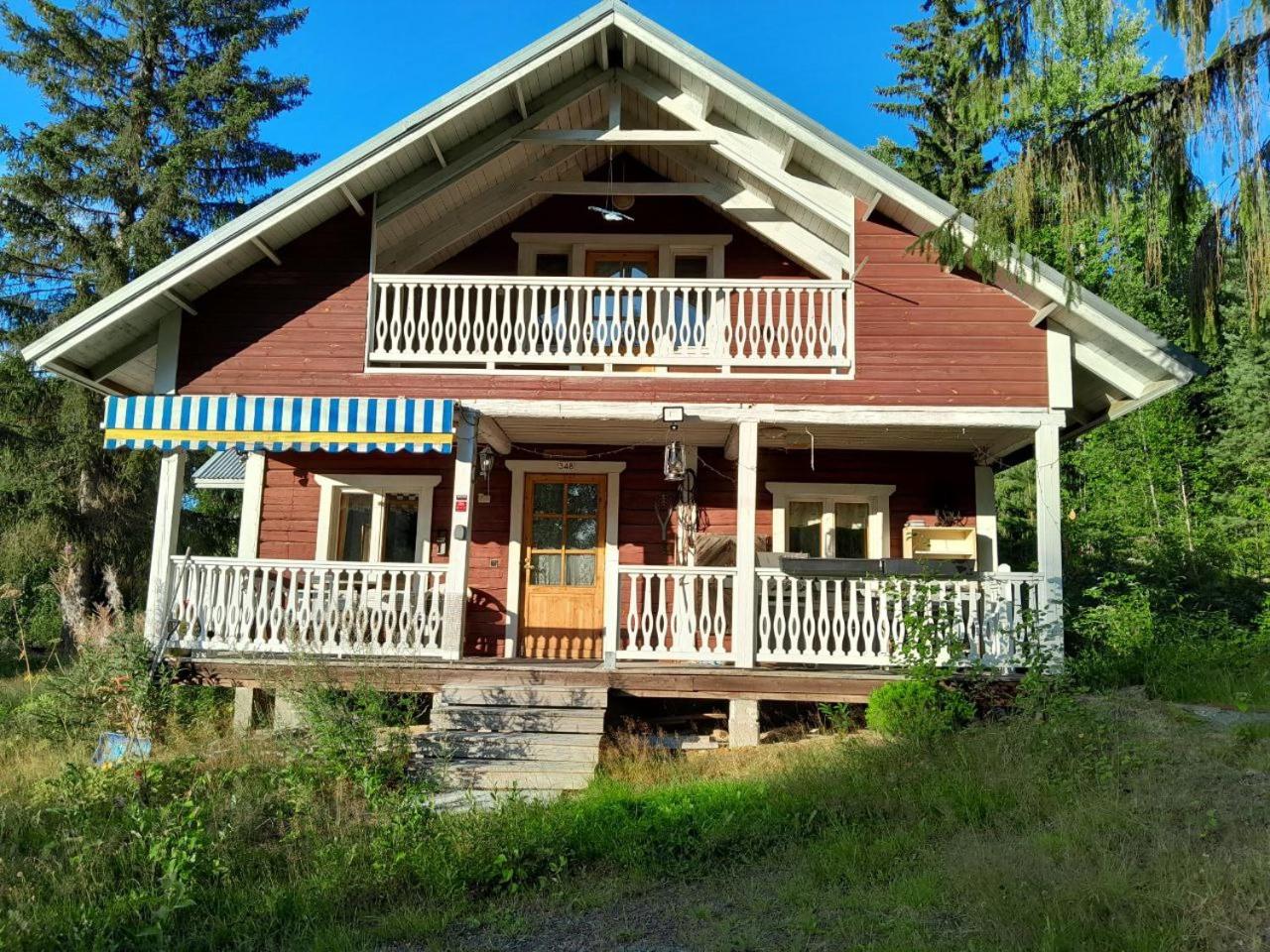 Rauhallinen mökki