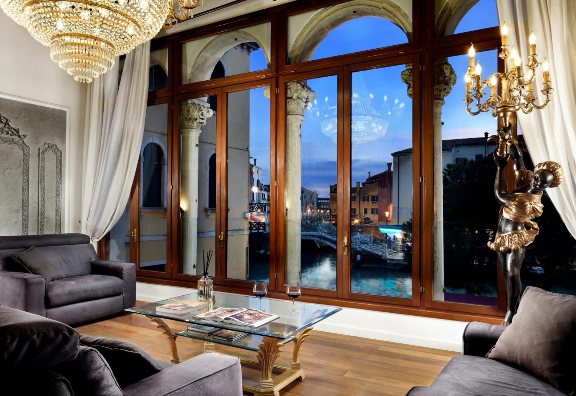 lounge