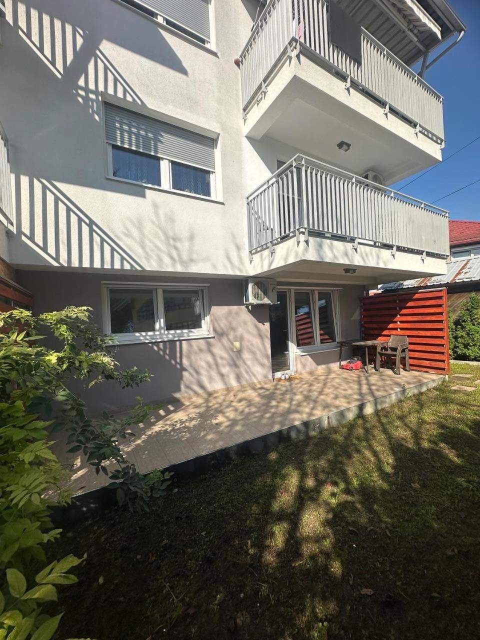 Apartman DIN