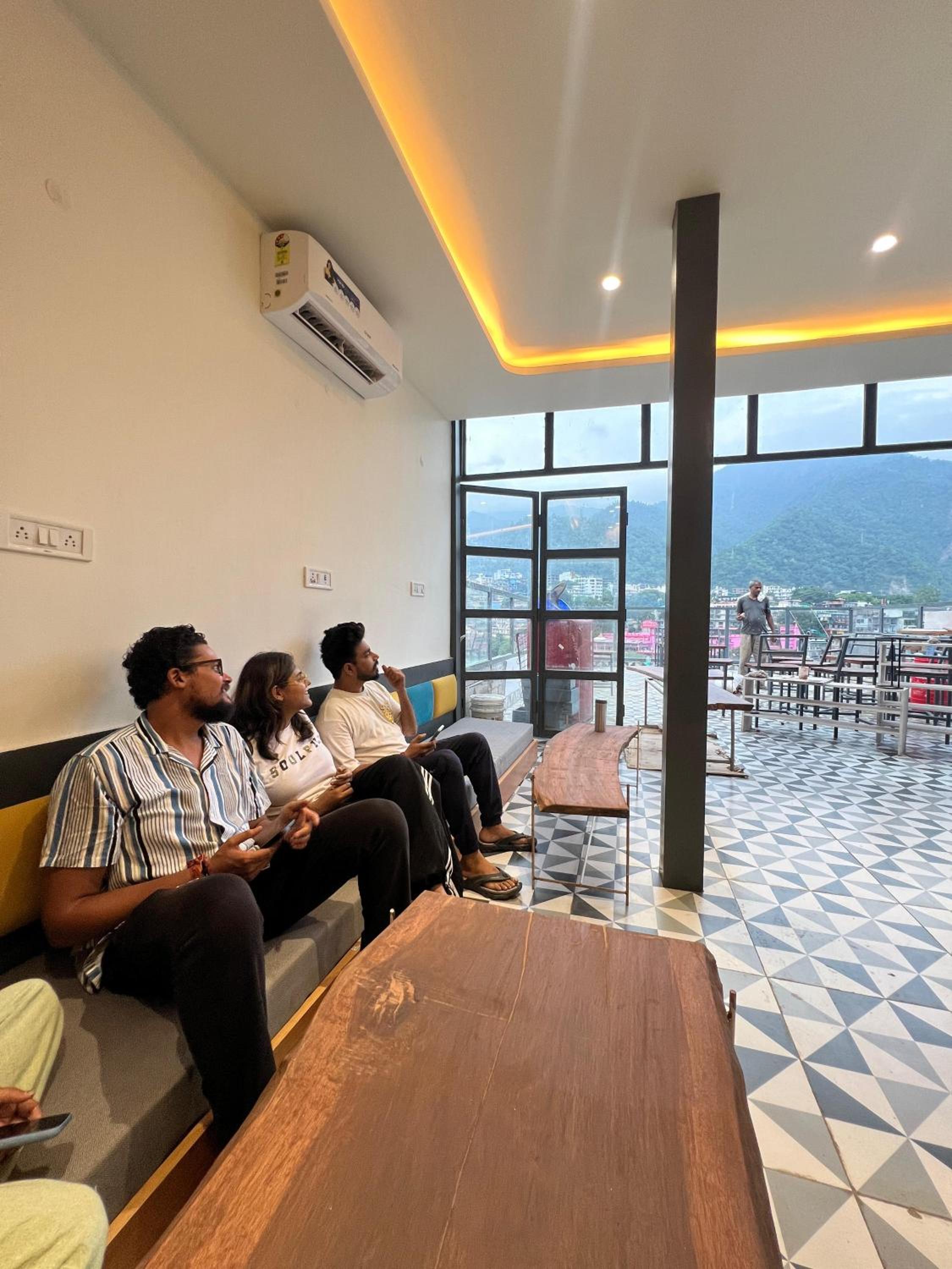 lounge