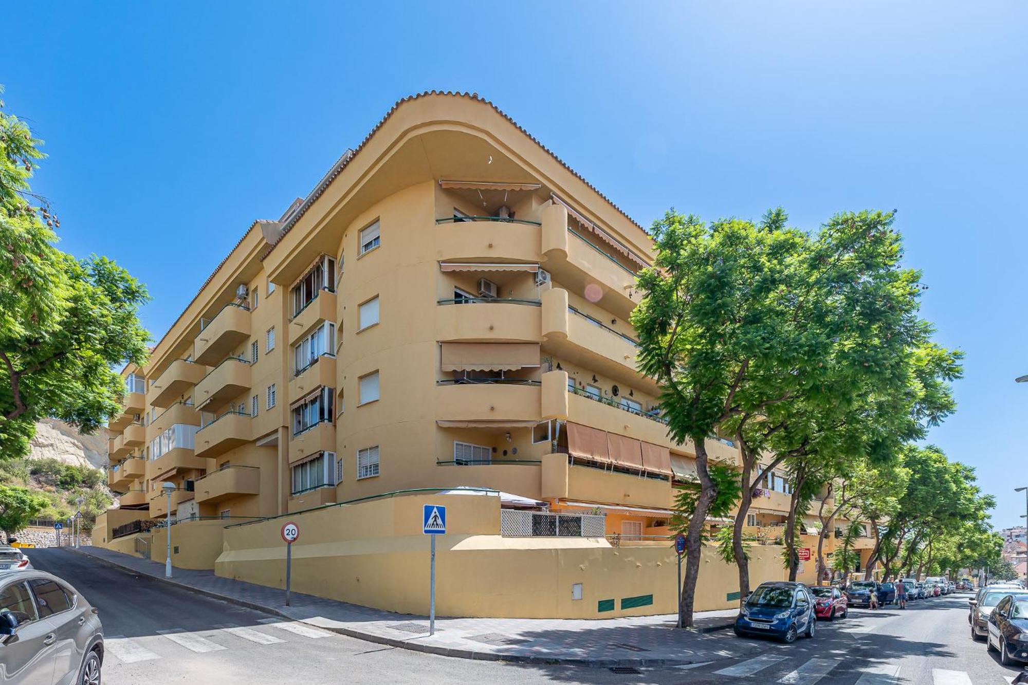 Beautiful 2 Bed Apartment Los Pacos view 2