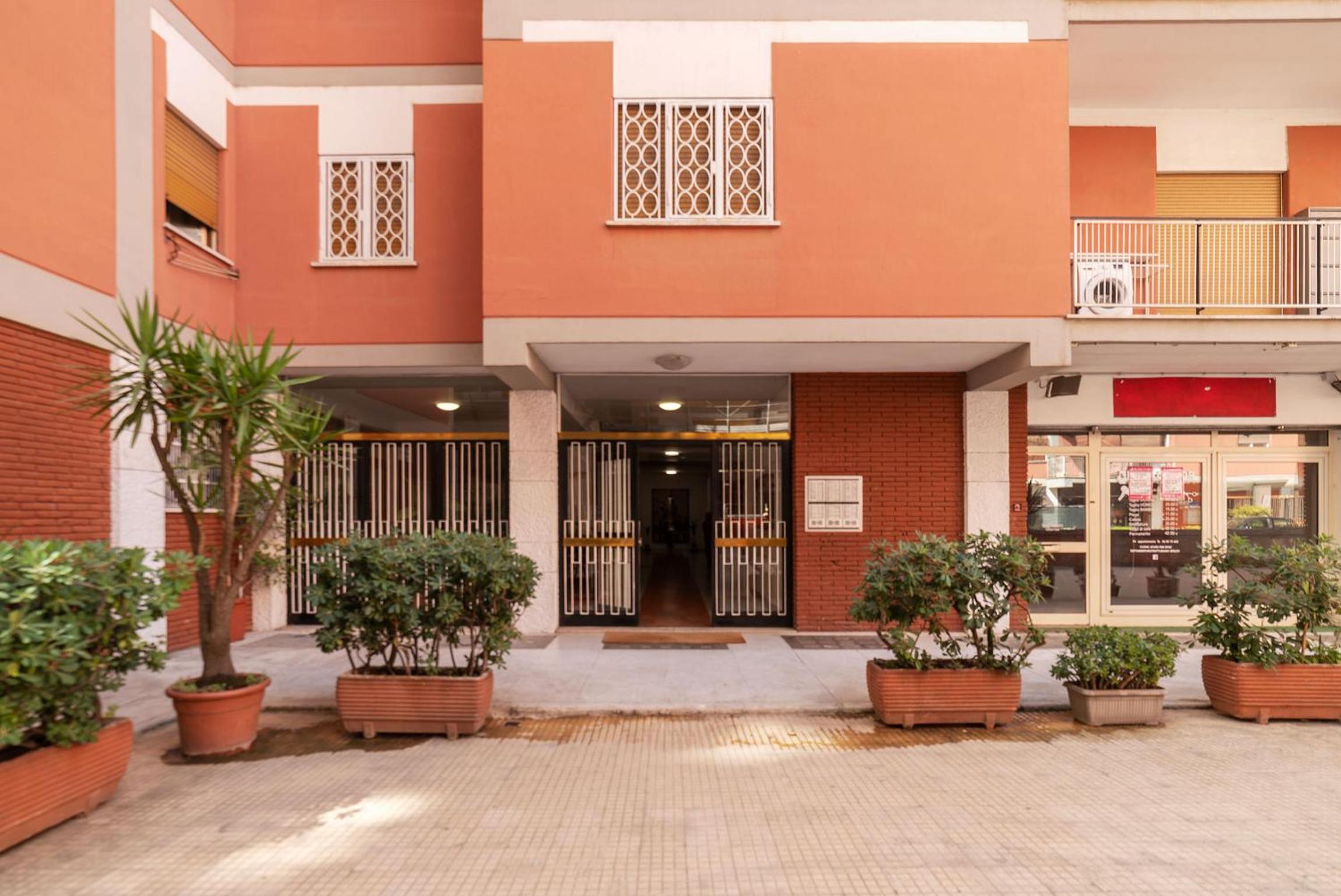 JOIVY Delightful 3-bed flat with balcony