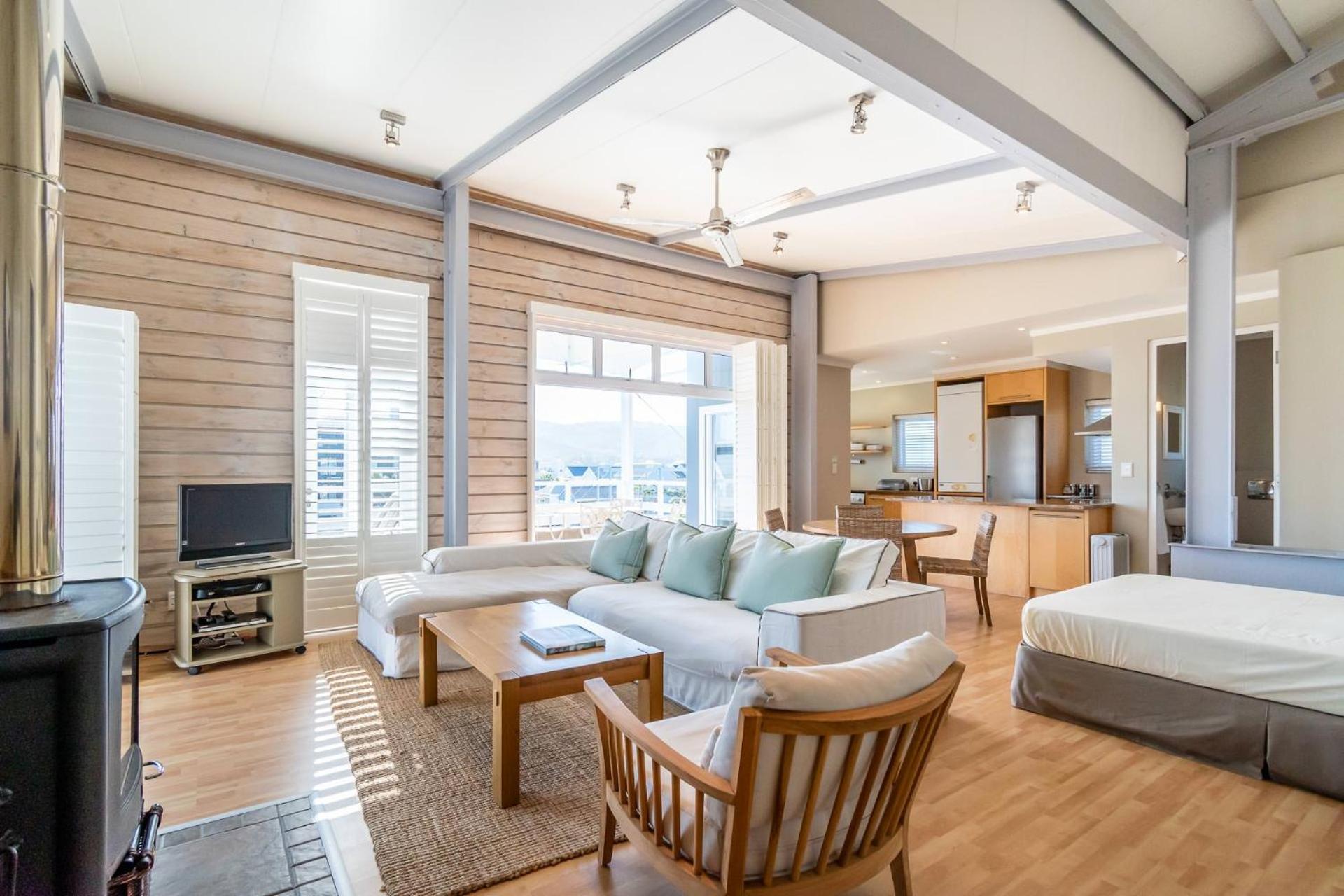 Vibey Modern Apartment view 4