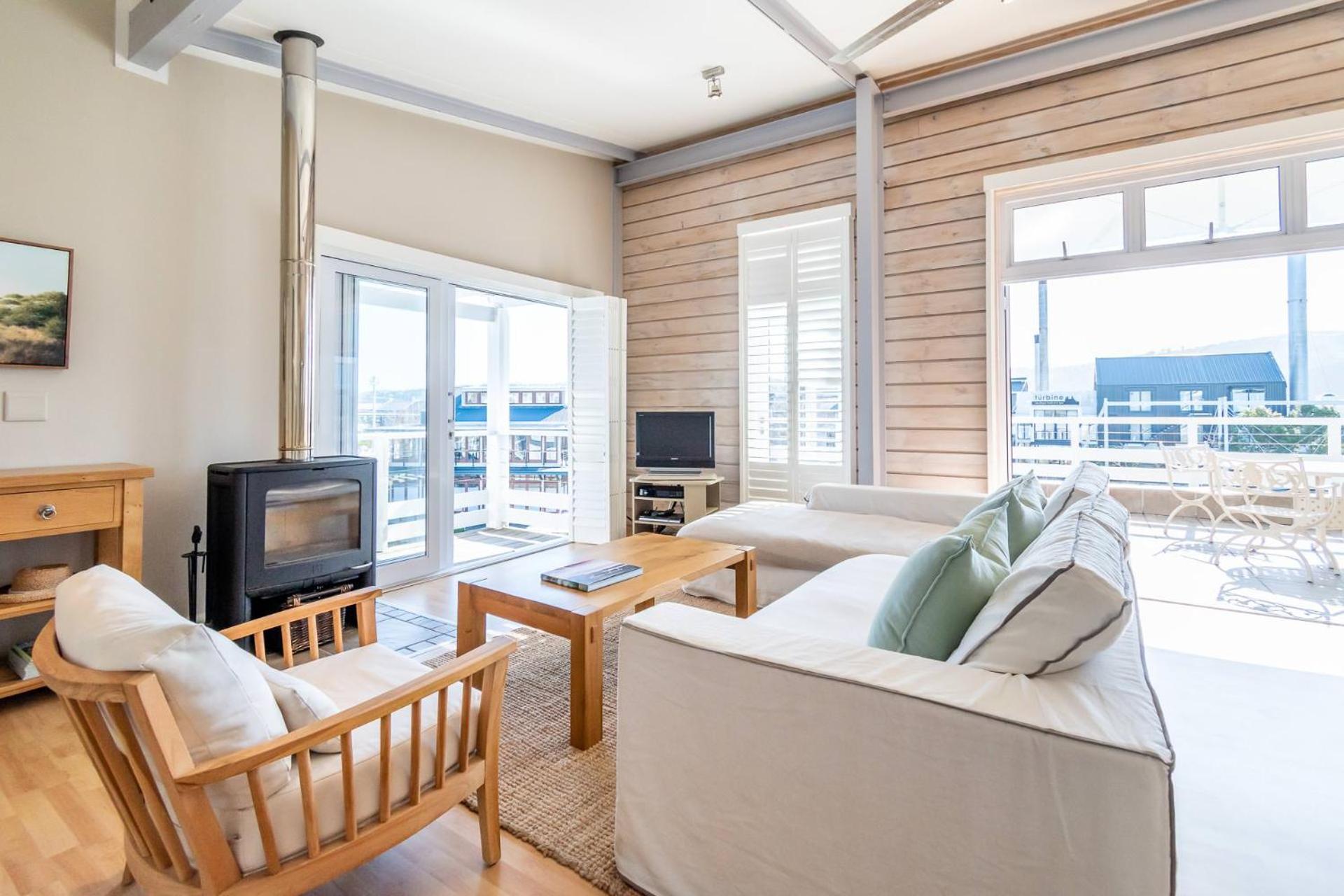 Vibey Modern Apartment view 3