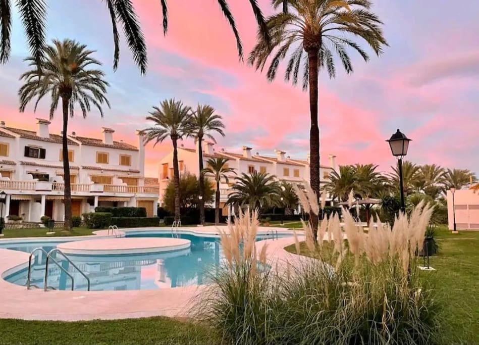 Apartamento Bajo en primera línea de playa Denia