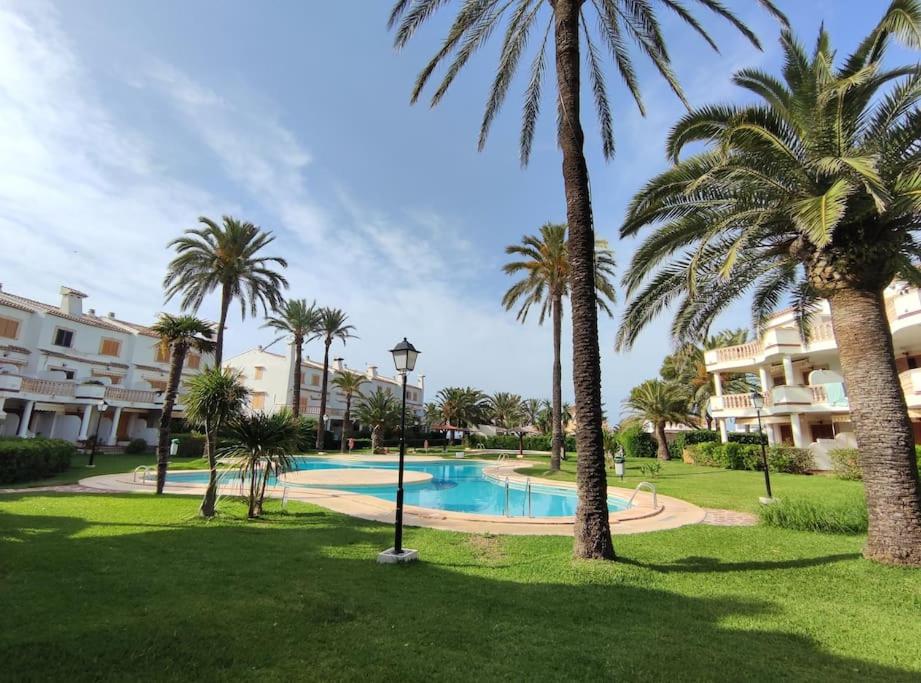 Apartamento Bajo en primera línea de playa Denia