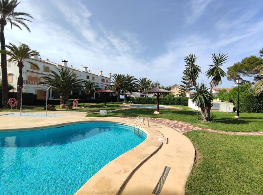 Apartamento Bajo en primera línea de playa Denia