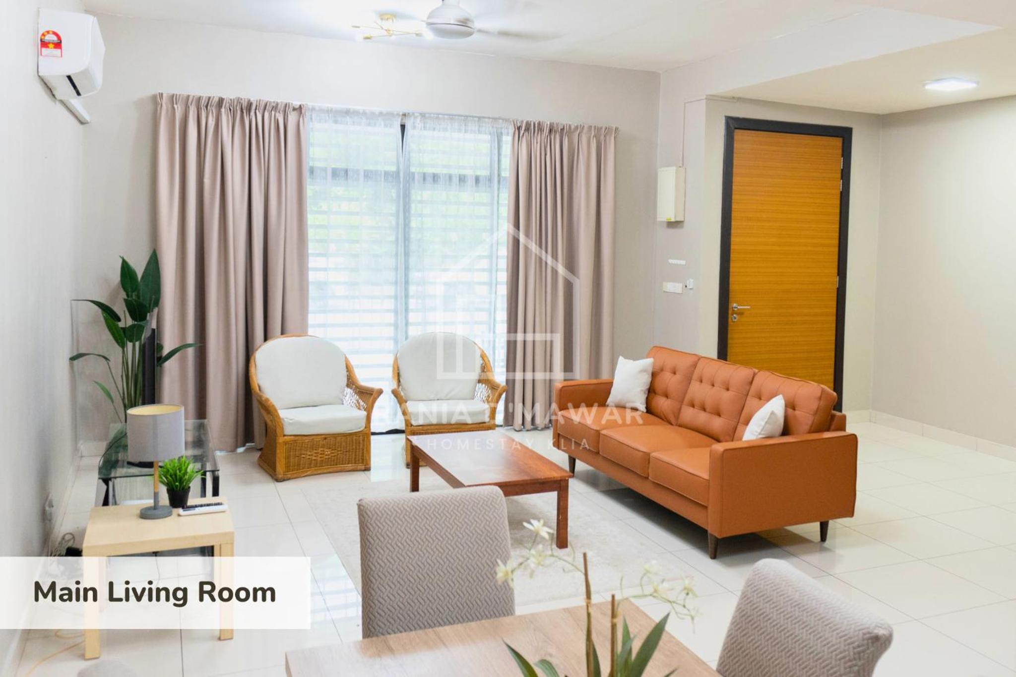 Rania Homestay near KLIA Nilai - 3 King 2 Queen - 4-Bedroom Entire House view 2