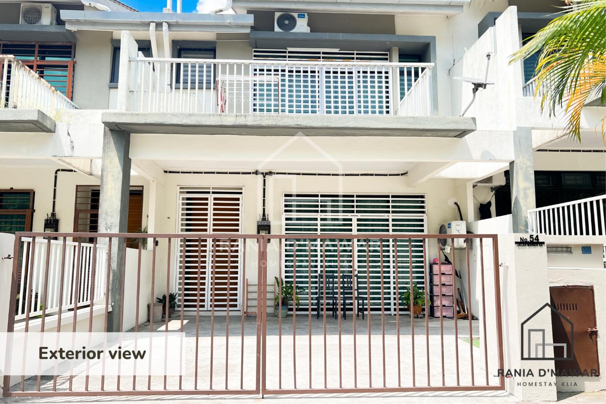 Rania Homestay near KLIA Nilai - 3 King 2 Queen - 4-Bedroom Entire House photo 8