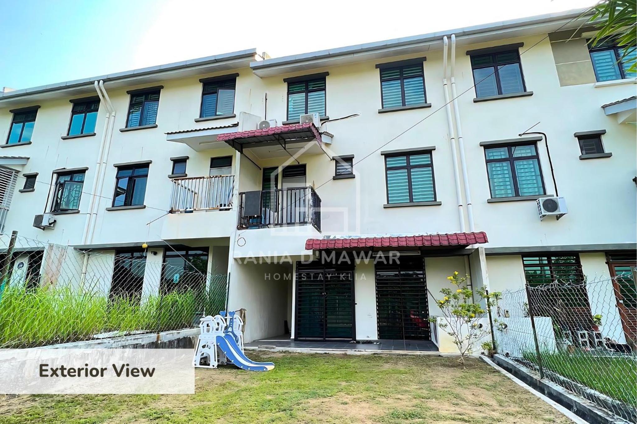 Rania Homestay near KLIA Nilai - 3 King 2 Queen - 4-Bedroom Entire House photo 6