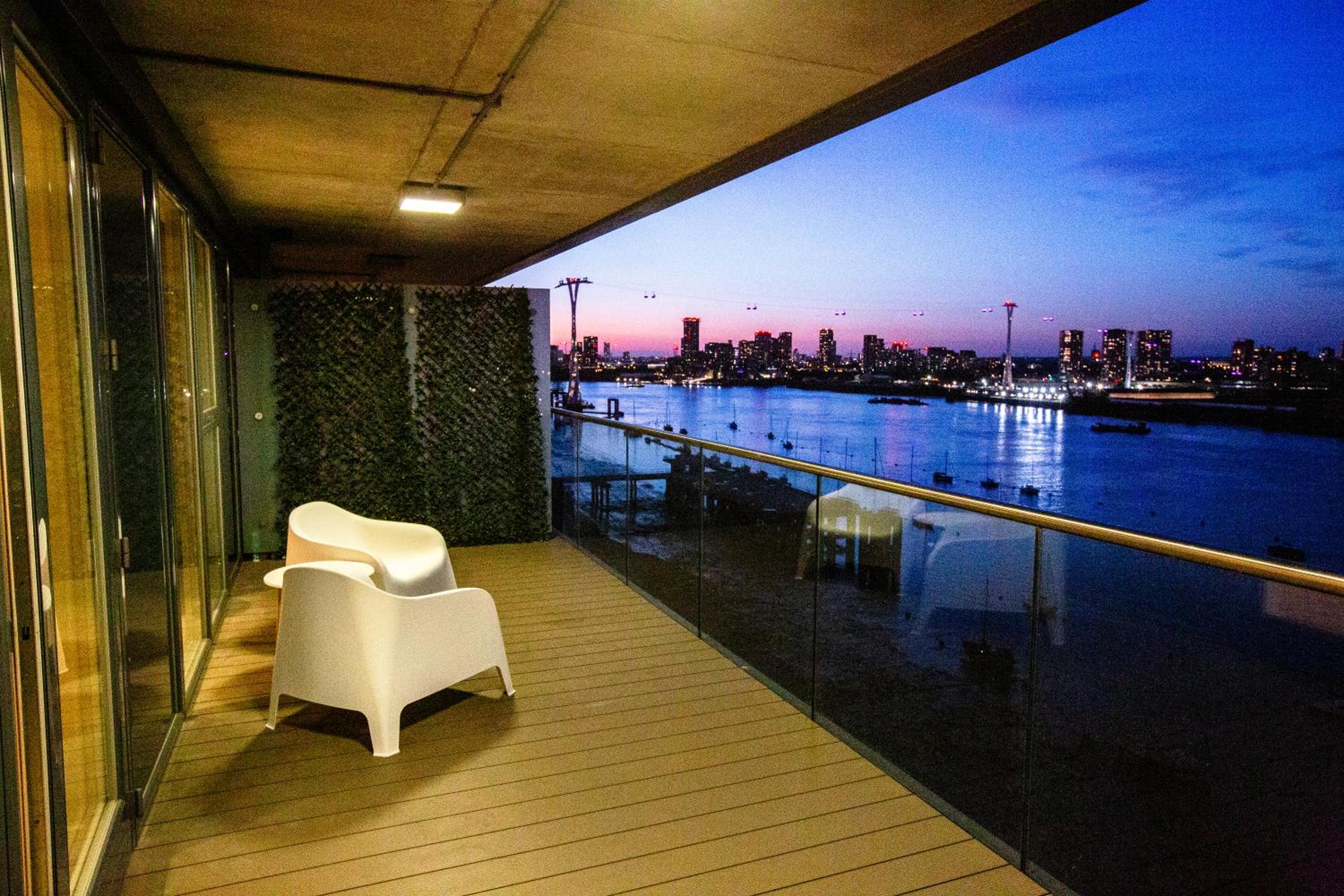 Waterfront- London Greenwich o2 Arena 2 Bed Flat