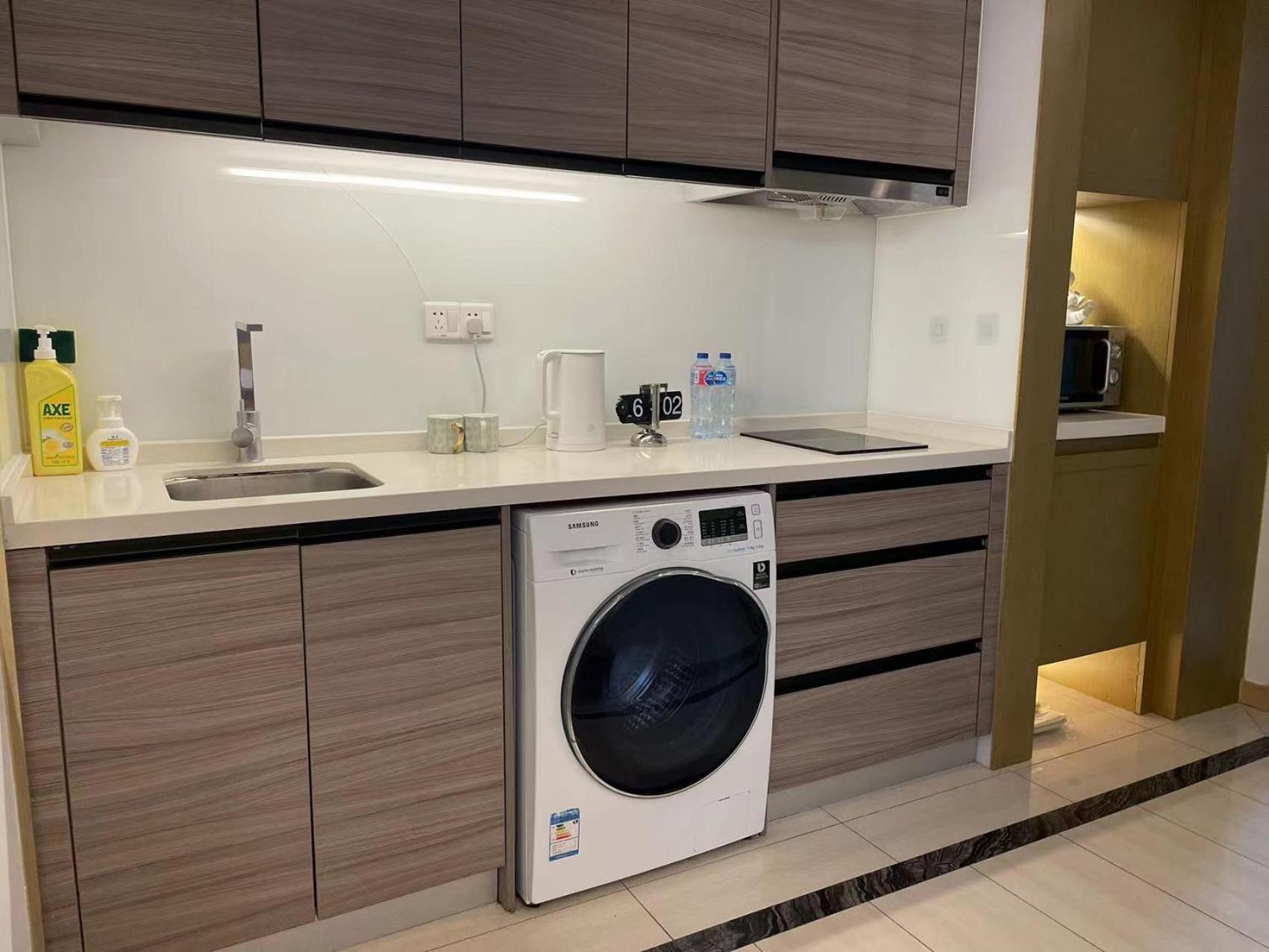 Shanghai Lerongju Boutique Apartment Metro Line 8 20meter