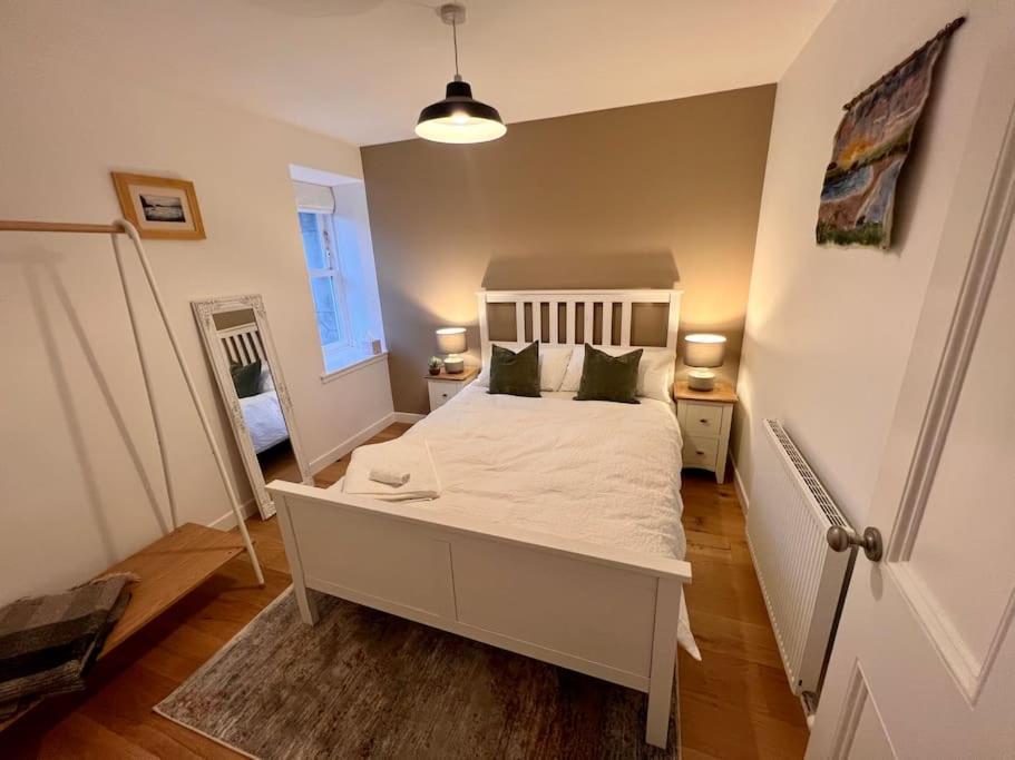 Beautiful 3-Story Townhouse in Central Lerwick view 3