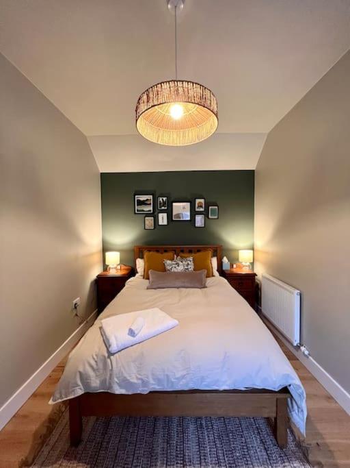 Beautiful 3-Story Townhouse in Central Lerwick view 4