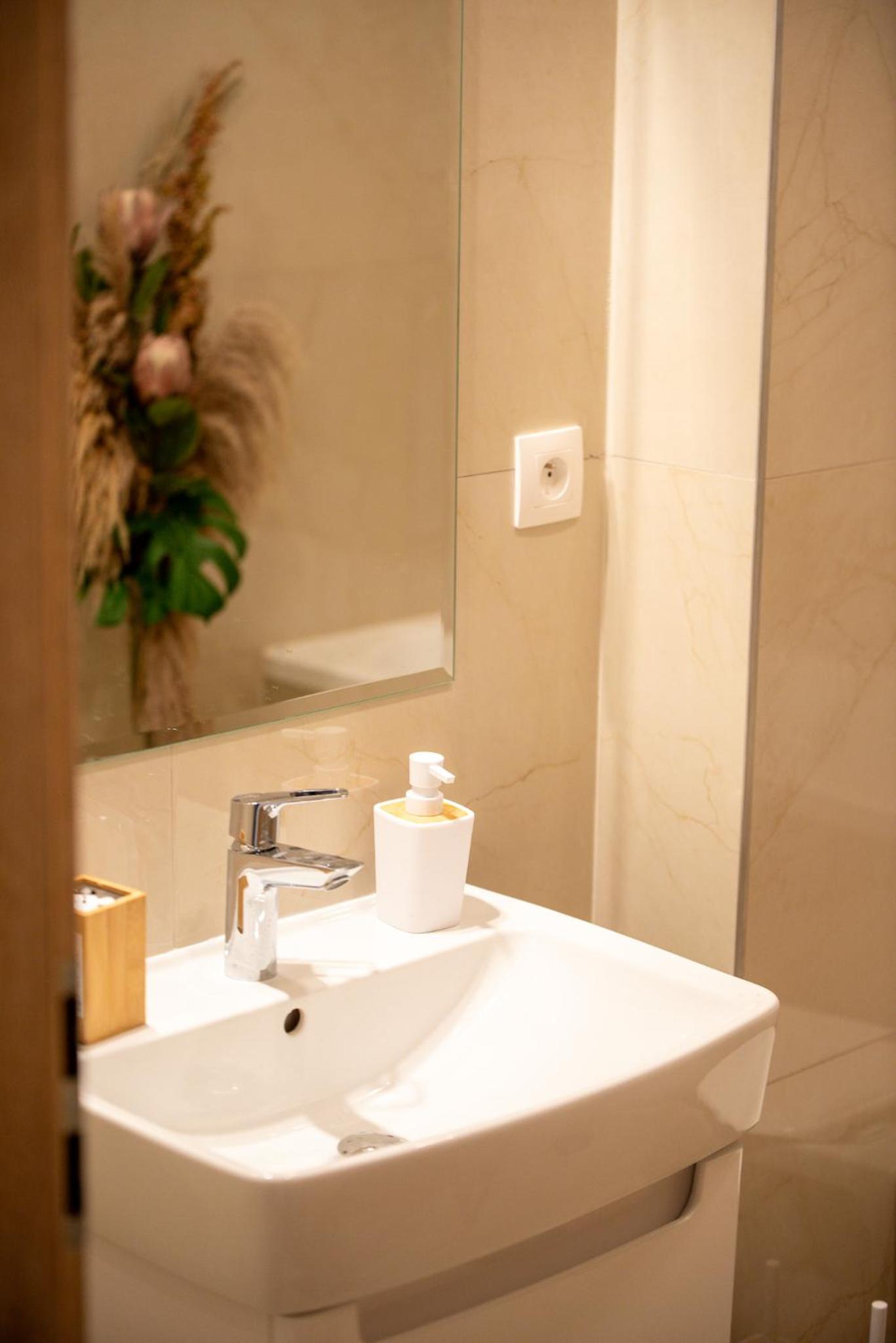 Emerald Residence Apartments
