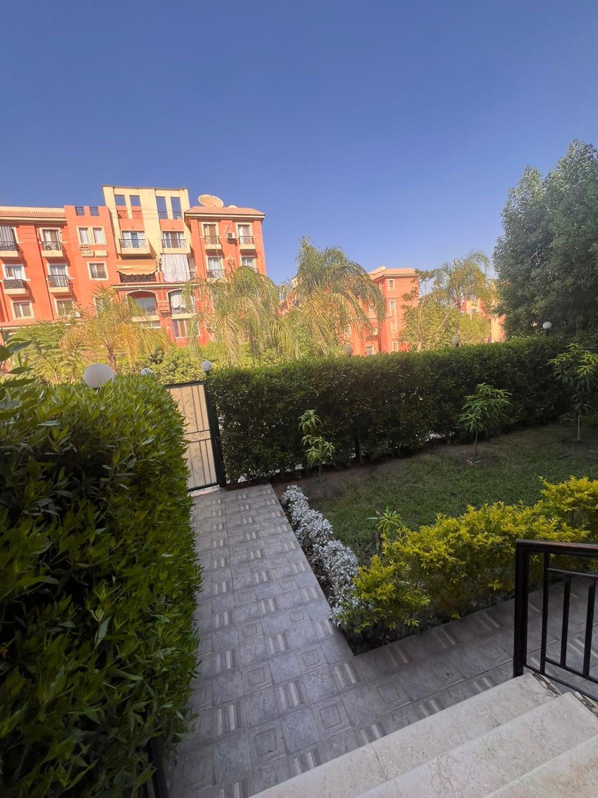 Garden Apartment in Sheikh Zayed Private Entrance 24h Security