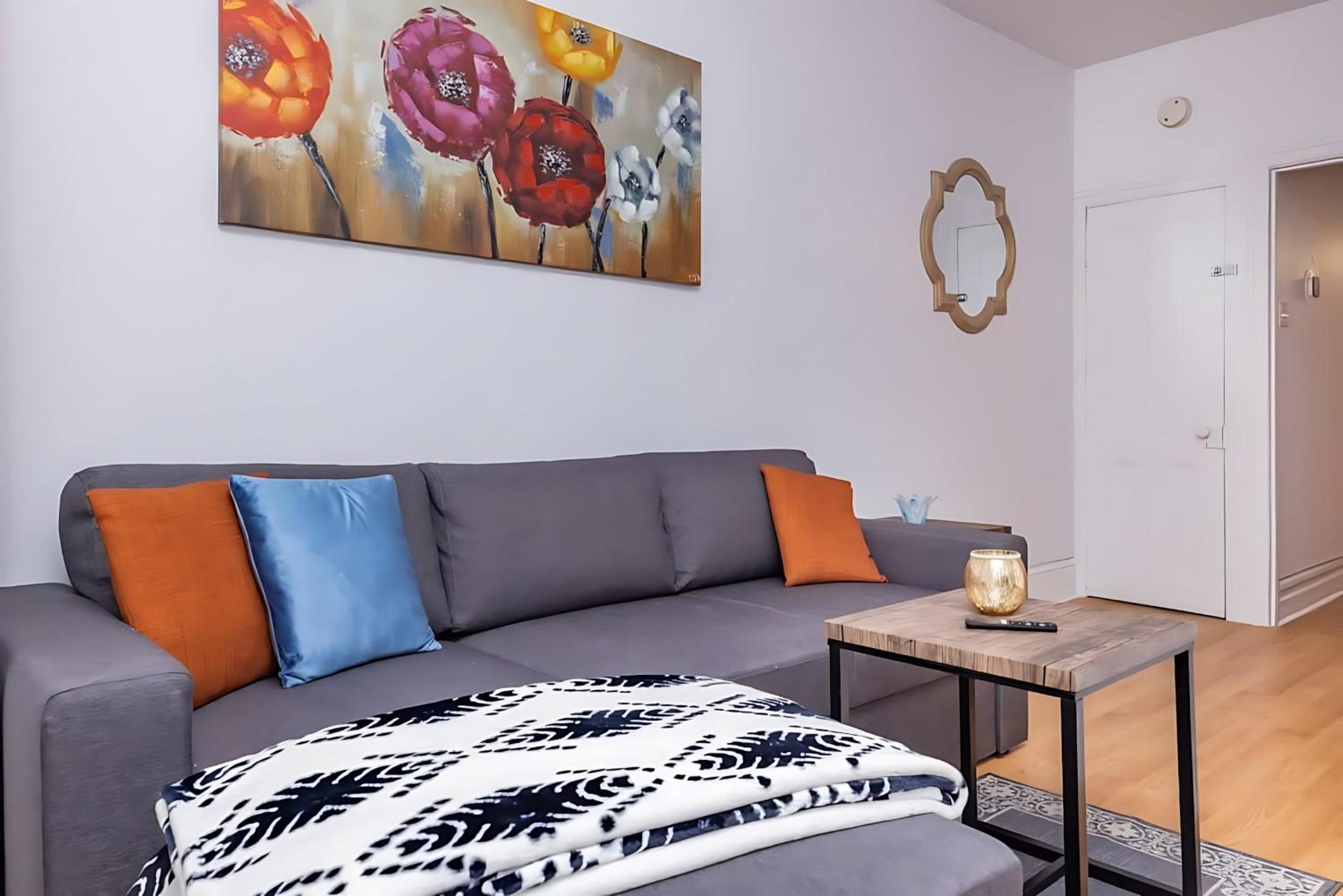 Pet-friendly Apartment - Steps to Rideau Centre